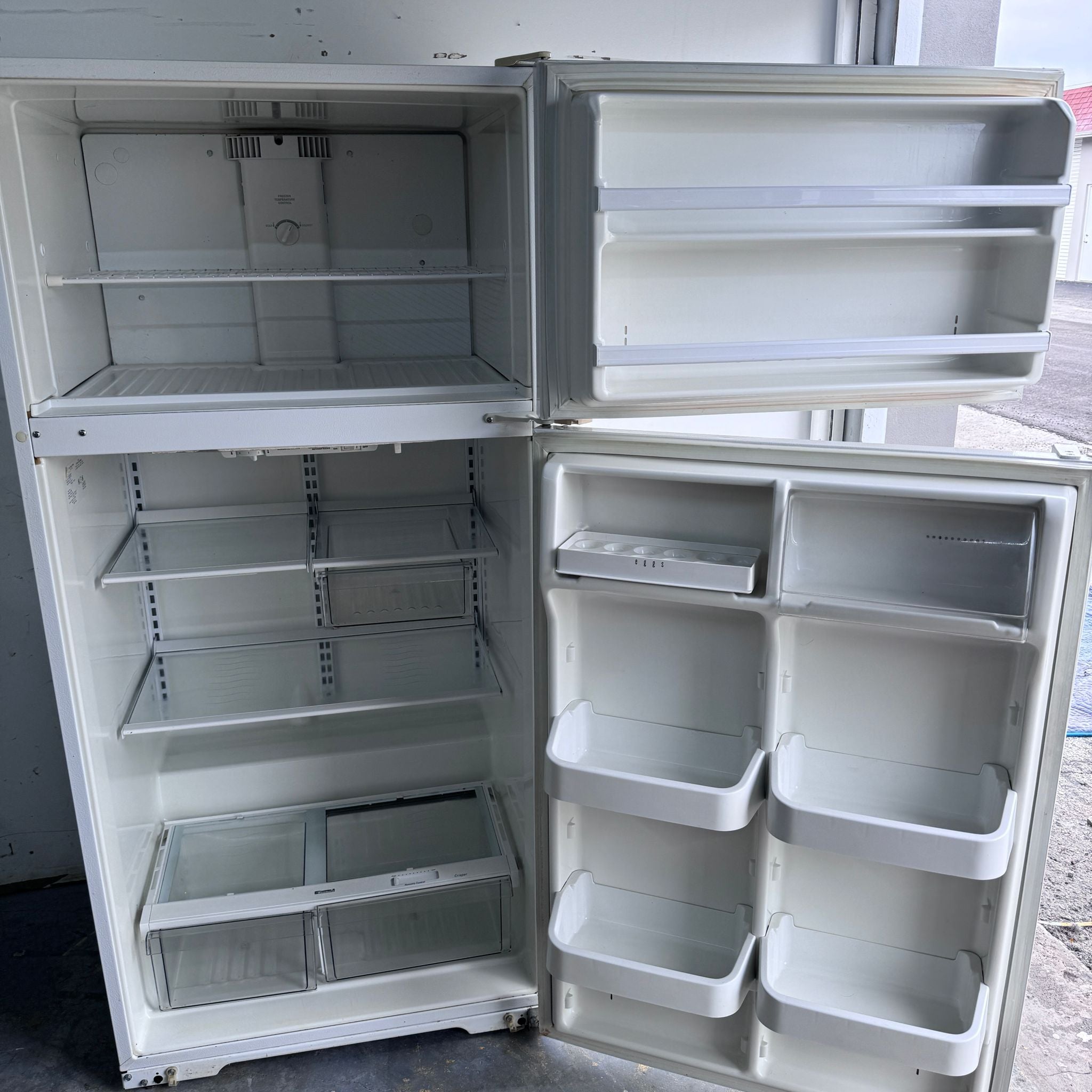 Kenmore Top and Bottom Refrigerator Kenmore Top and Bottom Refrigerator